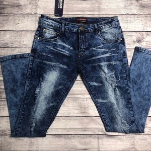 🔹NWT Distressed Jeans